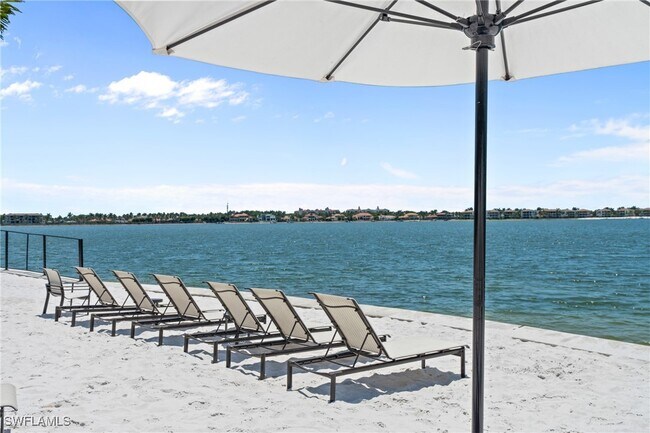 Building Photo - 11811 Venetian Lagoon Dr