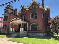 Building Photo - King Ave 59-61 CR