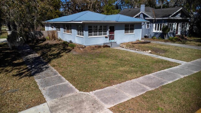 Building Photo - 64 Fullerwood Dr