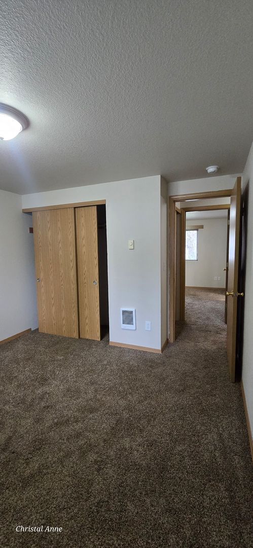 Building Photo - 3 bedroom 1 bath in Shorecrest Neighborhood