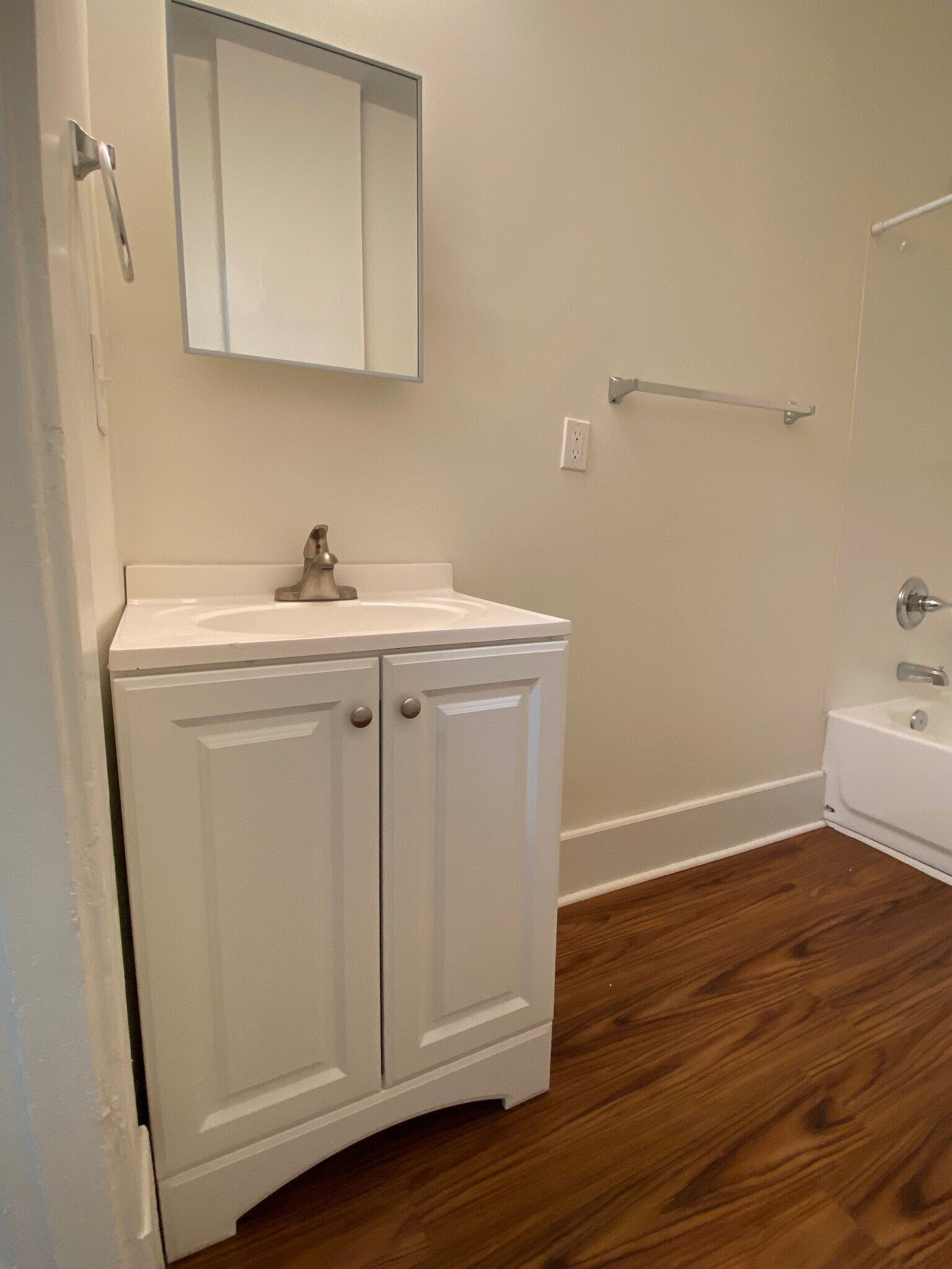 Building Photo - 82 Dana Ave