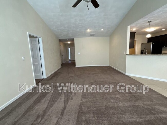 Building Photo - 40 Oak Pointe Cir