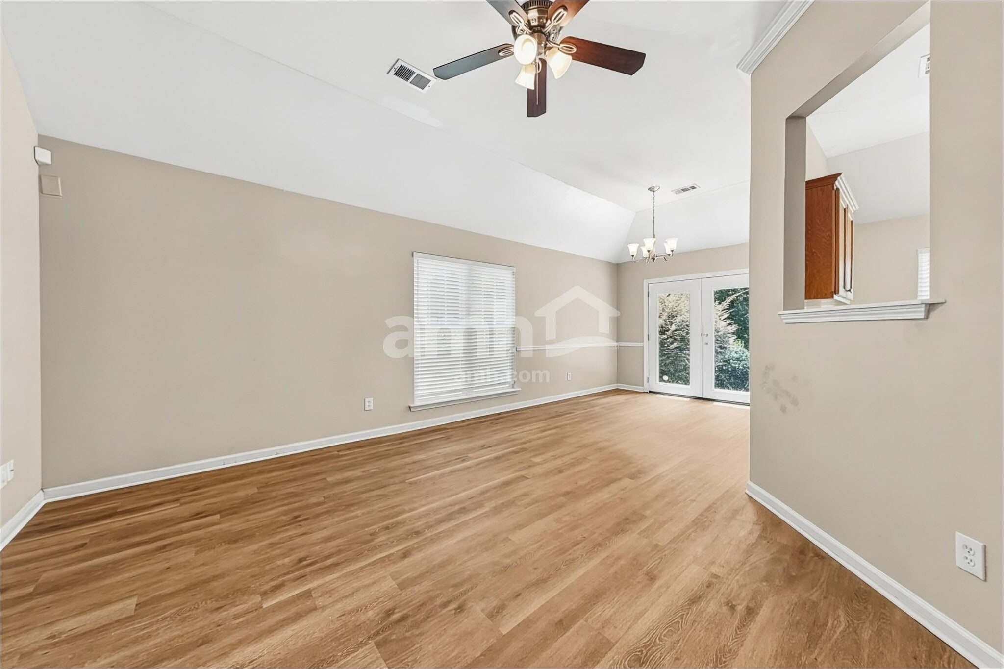 Building Photo - 474 Young Way