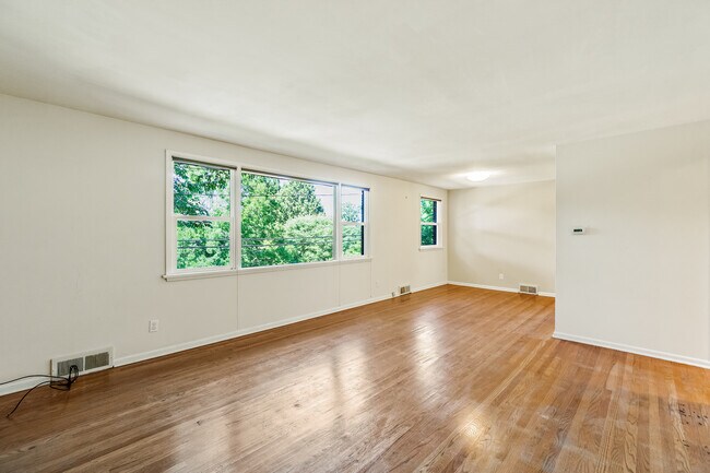 Building Photo - 4312 3rd Ave NW