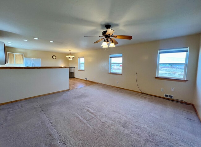 Building Photo - 19 Spotted Horse Rd