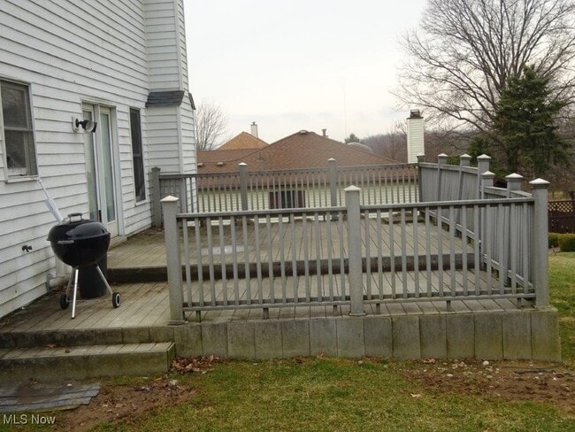 Building Photo - 1050 Mazepa Trail