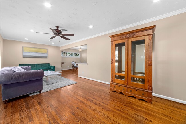 Building Photo - 10627 Moonlight Dr