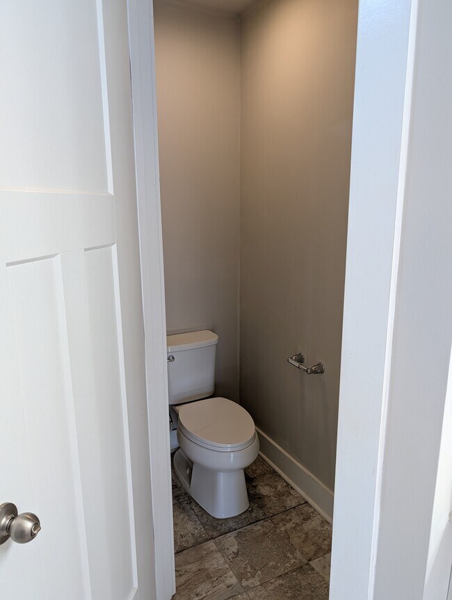 Building Photo - 222 Keaton Ct