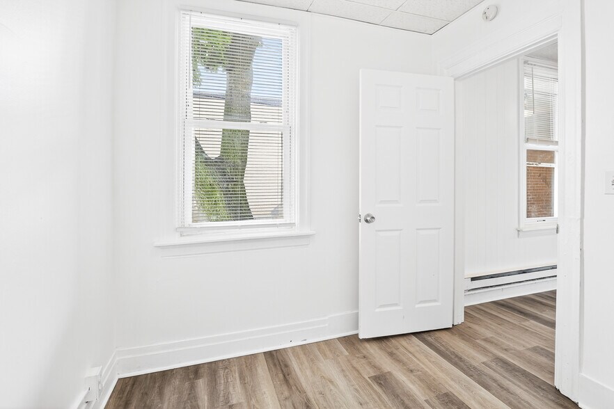 Building Photo - 919 Mifflin St
