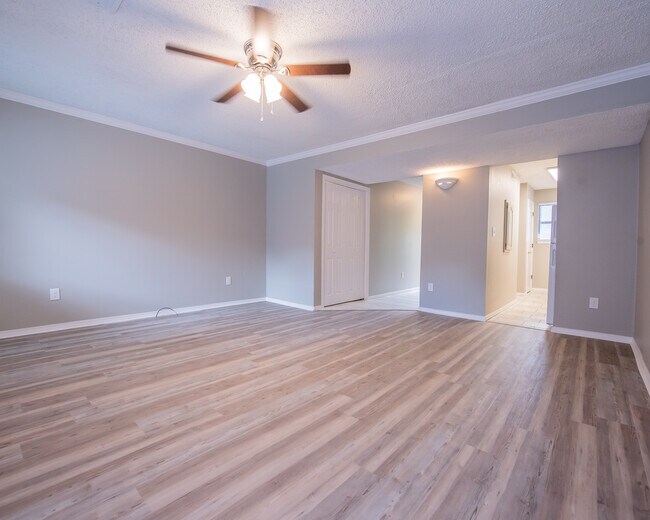 Building Photo - 2305 E Kantz Cv