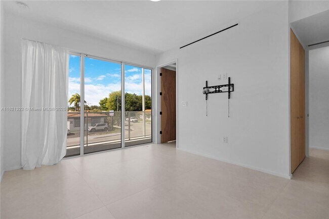 Building Photo - 4432 W Flagler St