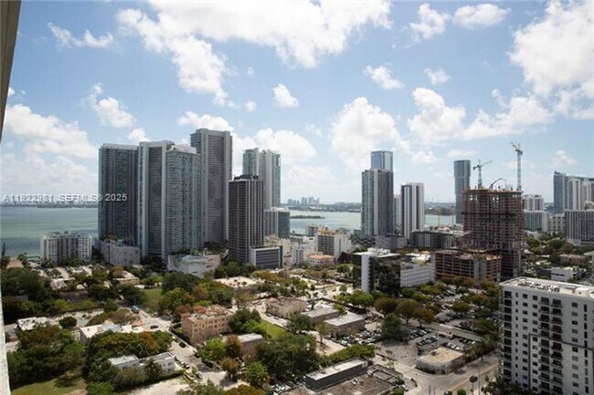 Building Photo - 121 NE 34th St