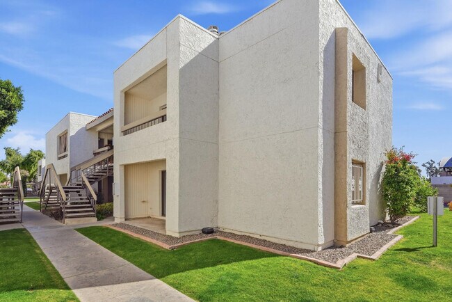 Building Photo - 3002 N 70th St