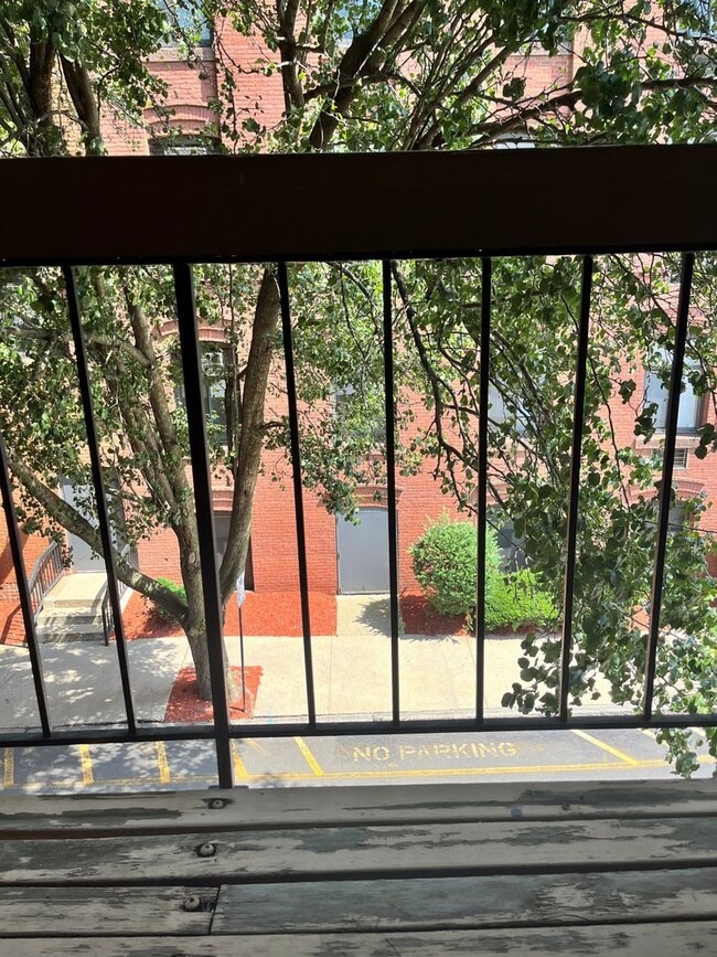 Building Photo - Leasing Agent