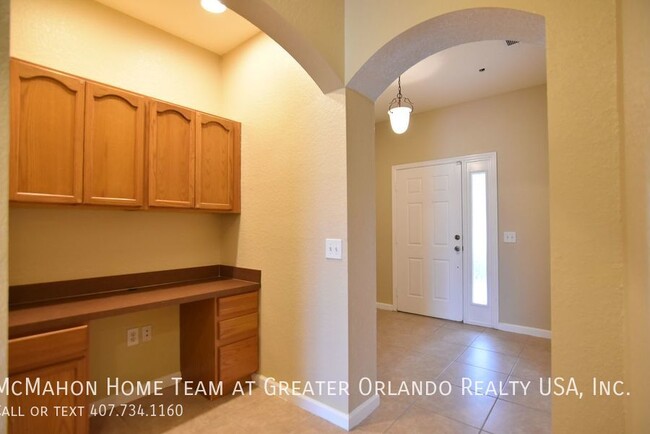 Building Photo - AVALON LAKES 3br 2.5ba townhome, OVER 2000...