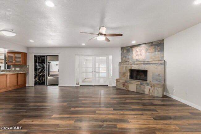 Building Photo - 15014 N 20th St