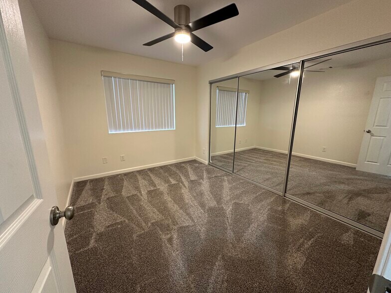 Building Photo - 1371 Marline Ave