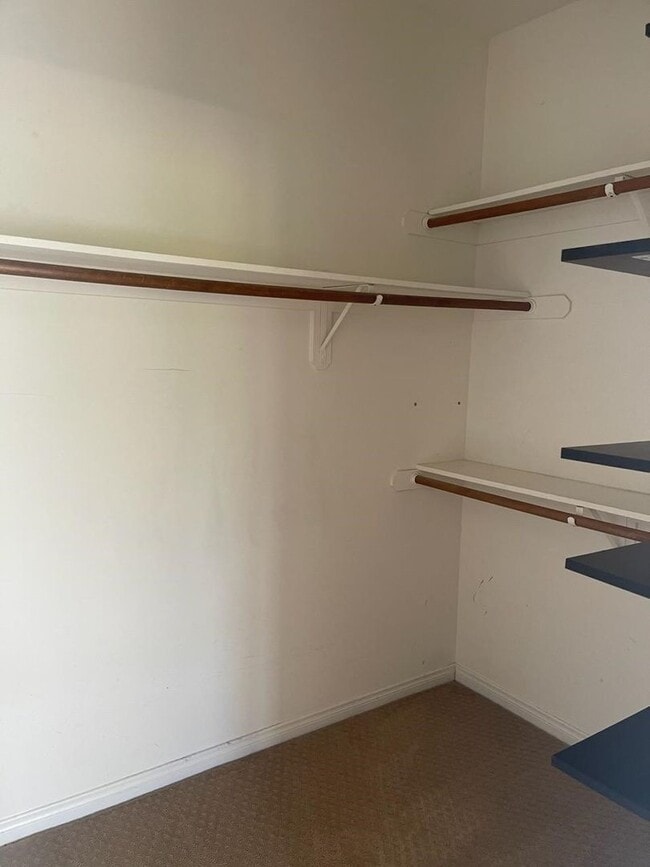 Building Photo - 11916 Grecian Laurel St