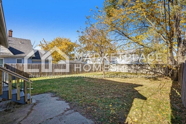 Building Photo - 11051 Dodge Ave