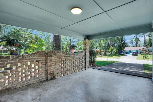 Building Photo - 9 Hillyer Dr