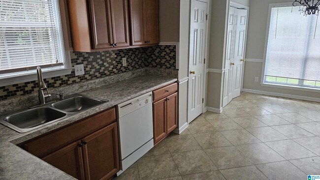 Building Photo - 106 Frances Ln