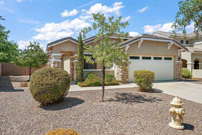 Building Photo - 2949 E Crescent Way