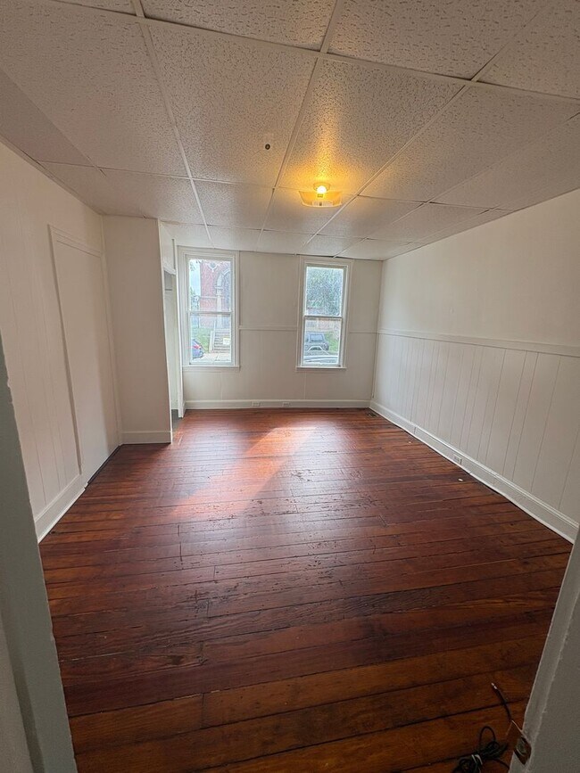 Building Photo - 518 N Pershing Ave