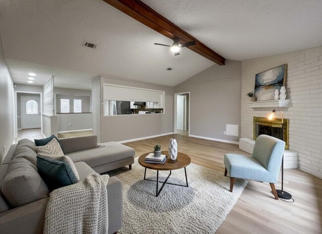 Building Photo - 22822 Canyon Lake Dr