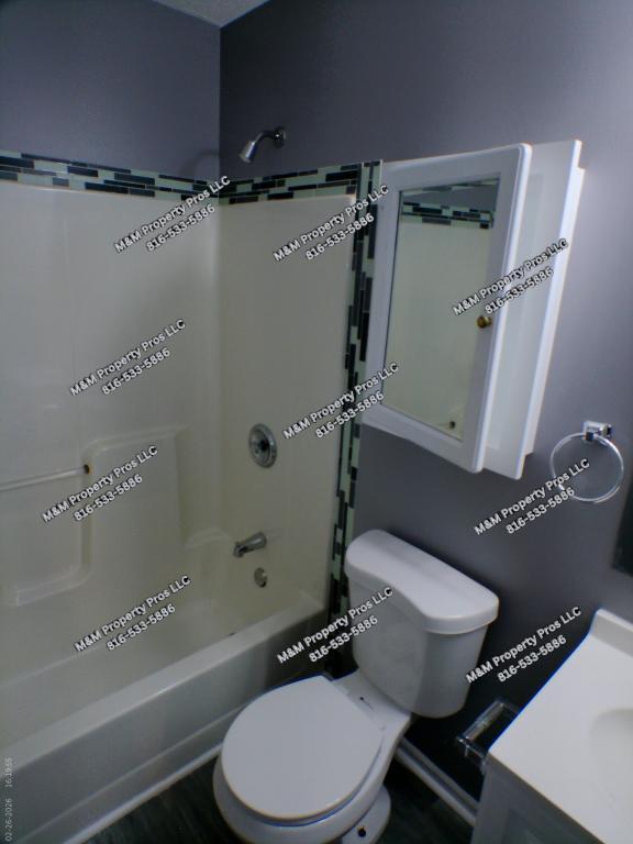 Building Photo - 7024 N Winchester Ave