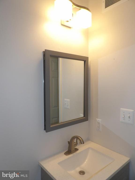 Building Photo - 413 Forest Ct