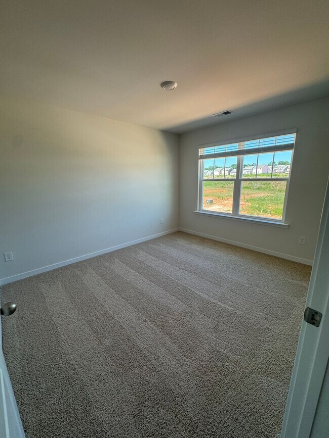 Building Photo - Stunning Brand-New 4BR Home with Modern Luxury Throughout