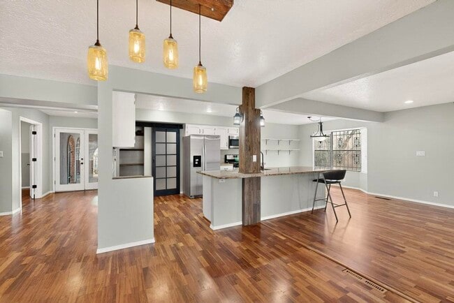 Building Photo - 717 Sagewood Ct SE