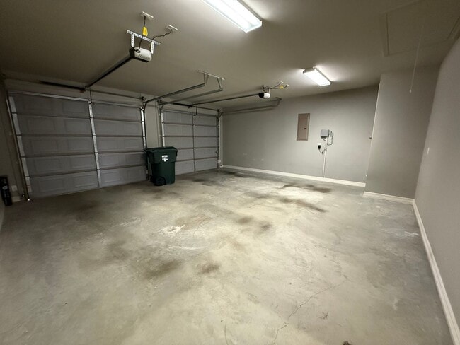 Building Photo - 7332 Kingsport Ln