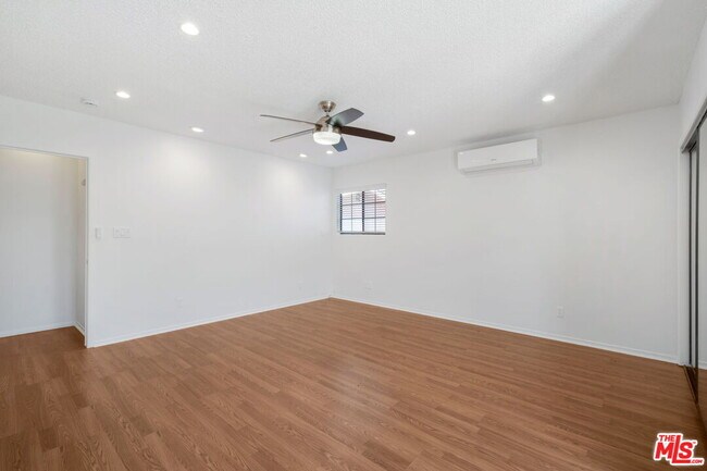 Building Photo - 11882 Ramona Ave