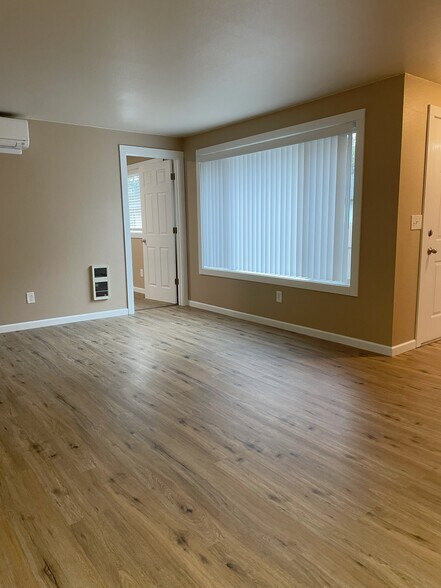 Living Room - 3324 NE Lancaster St