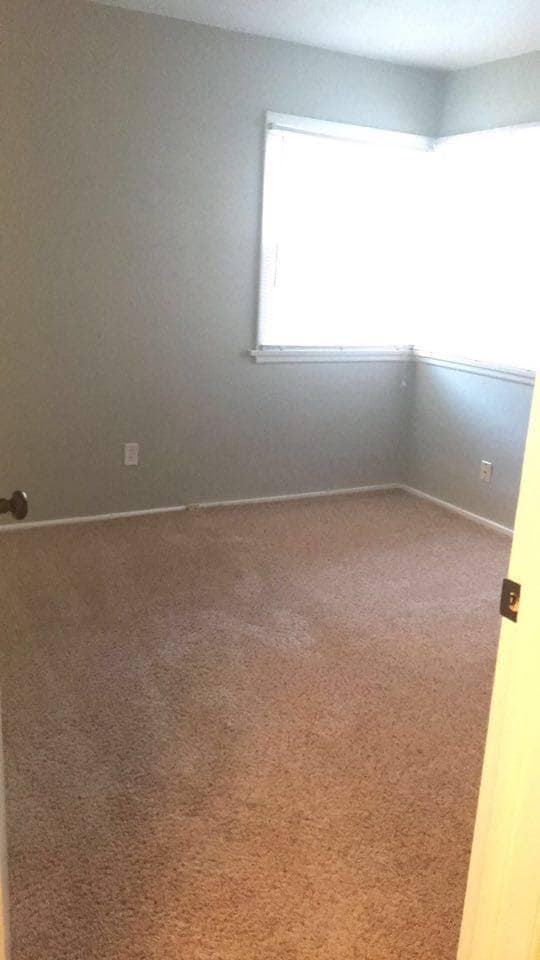 Building Photo - 3 bed/1bath - Great location