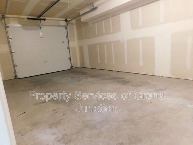 Building Photo - 654 Trinity Way