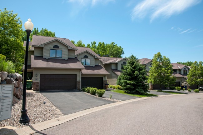 Outside - Oaks Lincoln Townhomes