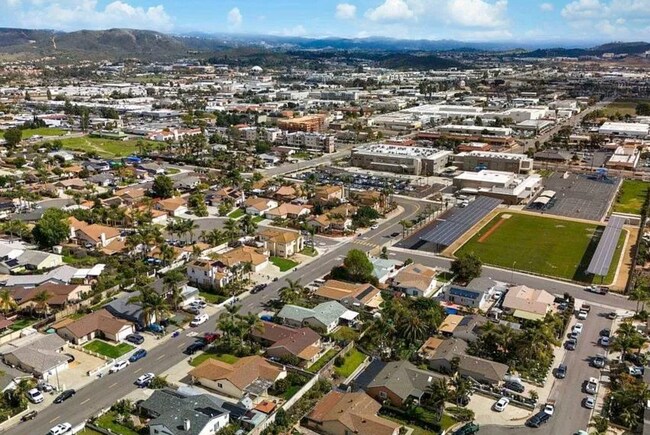 Building Photo - 3633 La Mirada Dr