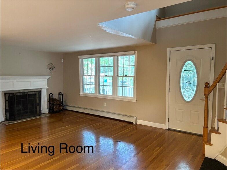 Building Photo - 5 Pine Grove Ave