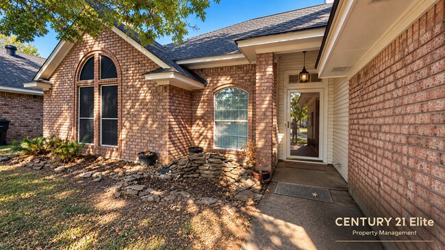 Building Photo - 2106 Middle Creek Blvd