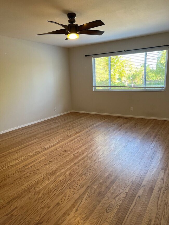 Building Photo - 1393 El Dorado Dr