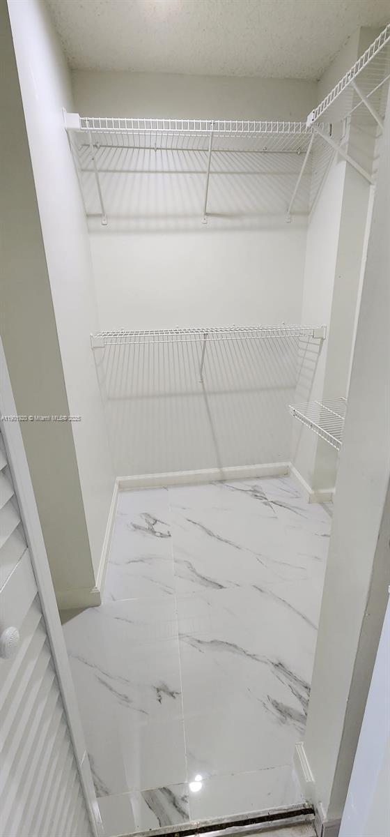 Building Photo - 5420 W 21st Ct