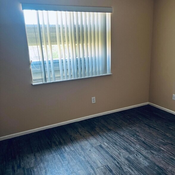 Building Photo - 182 NE Jettie Terrace