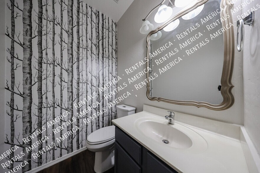 Building Photo - 44388 W Oster Dr