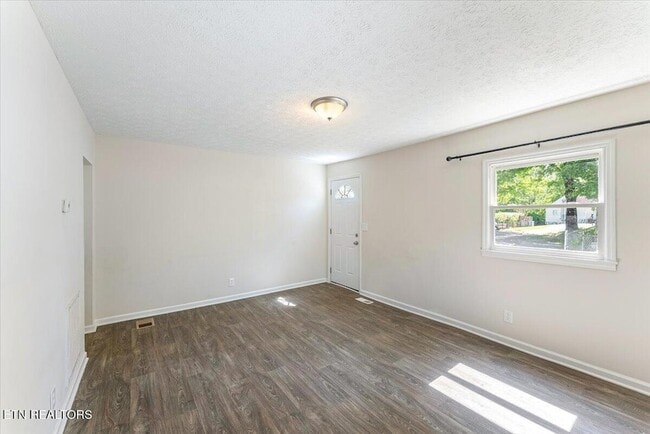 Building Photo - 158 Hamilton Cir