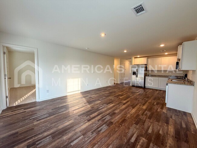 Building Photo - New Construction & Modern Living in Sandy Ridge!