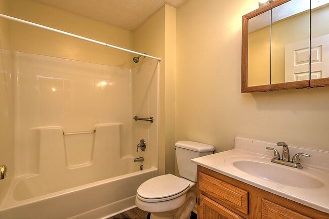 Building Photo - 303 Moorland Dr