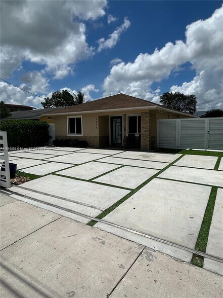 Building Photo - 1825 NW 154th St
