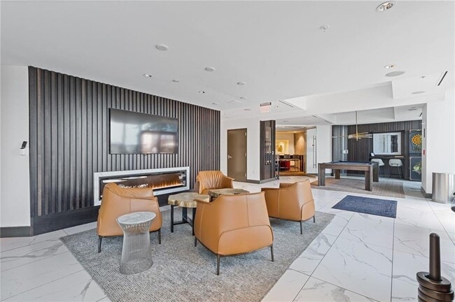 Building Photo - 400 W Peachtree St NW